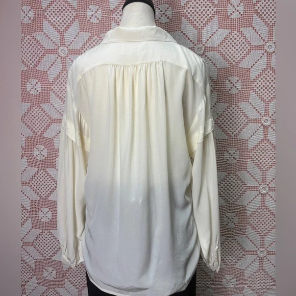 ba&sh 100% Silk Cream Blouse • Relaxed Fit - Picture 5 of 10